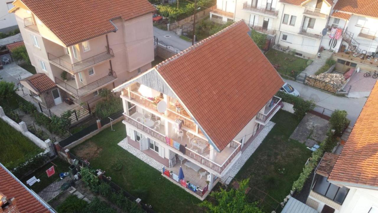 Villa Lakeview Paradise Peštani Екстериор снимка