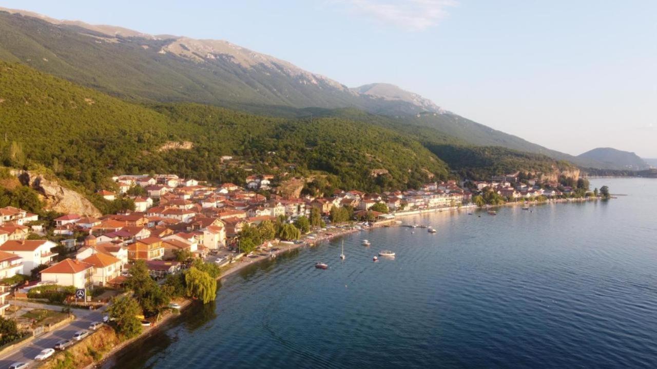 Villa Lakeview Paradise Peštani Екстериор снимка