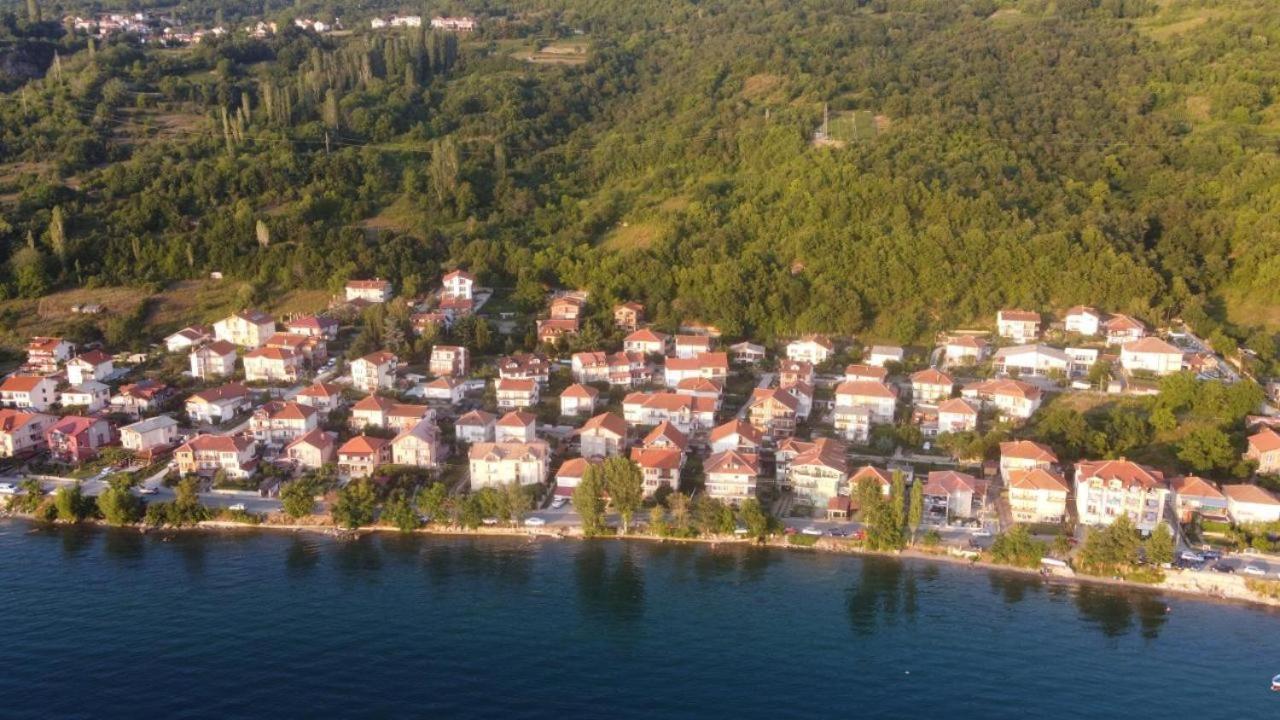 Villa Lakeview Paradise Peštani Екстериор снимка