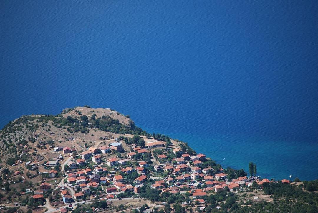 Villa Lakeview Paradise Peštani Екстериор снимка